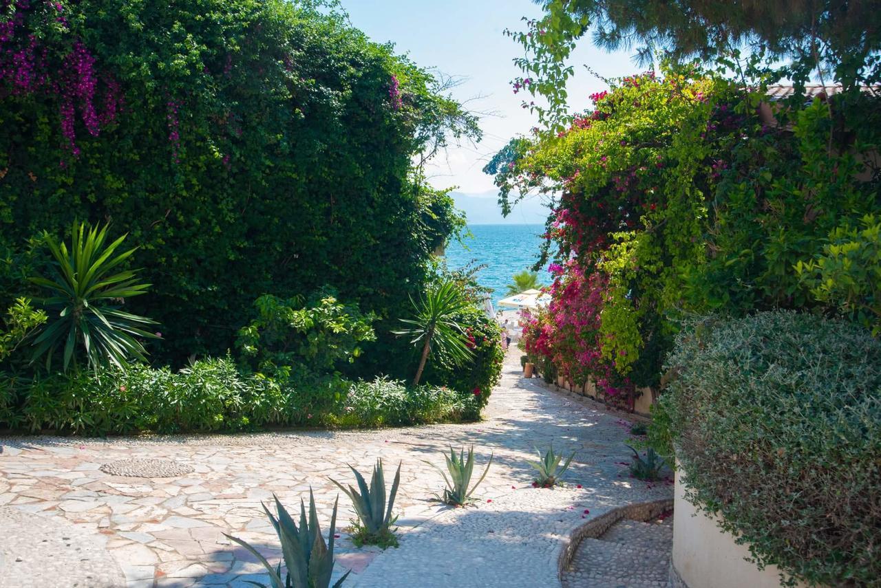 Bougainvill Sunset Villa Sarandë Exterior foto